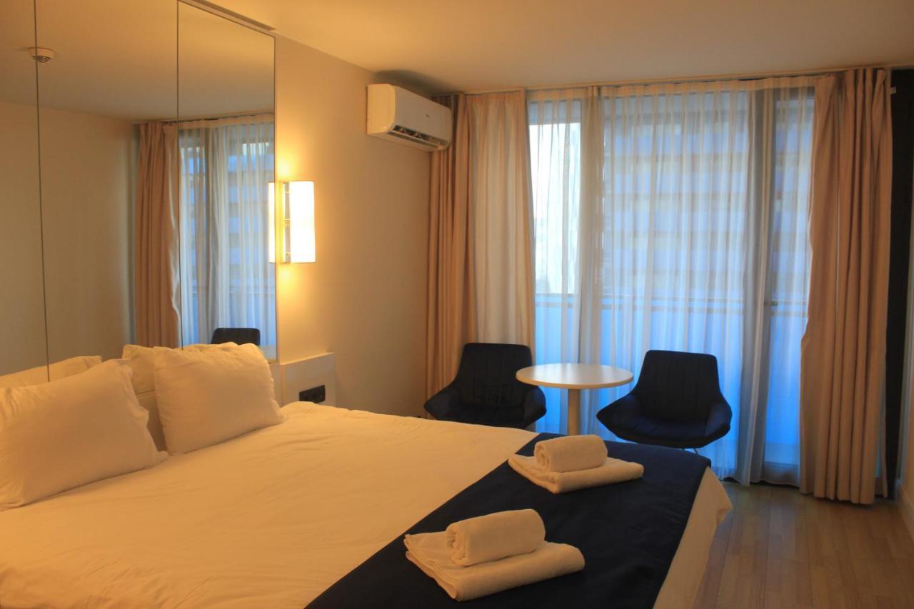 Luxe Apartment Batumi Sea Front ภายนอก รูปภาพ