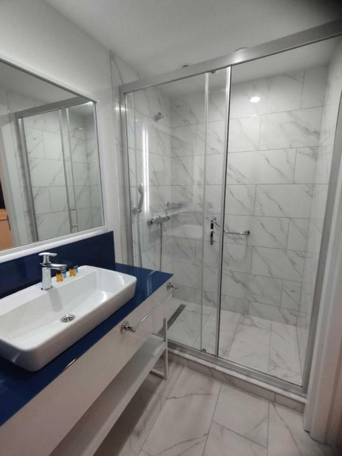 Luxe Apartment Batumi Sea Front ภายนอก รูปภาพ